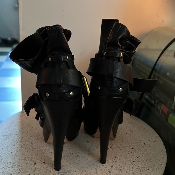 Black leather buckle stiletto boots - Picture 4 of 5